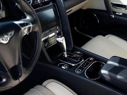 Used 2016 Bentley Flying Spur V8 image 30