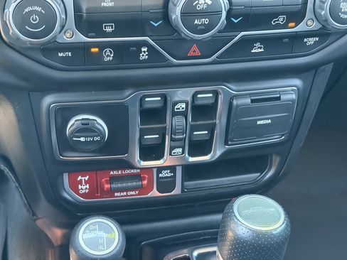 Used 2022 Jeep Gladiator Mojave w/ LED Lighting Group AWD/4WD image 24
