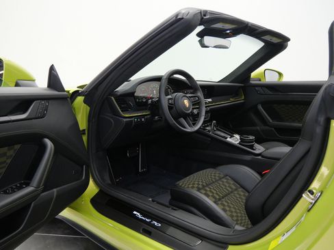 Used 2026 Porsche 911 GTS RWD image 23