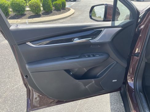 Used 2023 Cadillac XT5 Premium Luxury w/ LPO, Floor Liner Package AWD/4WD image 23