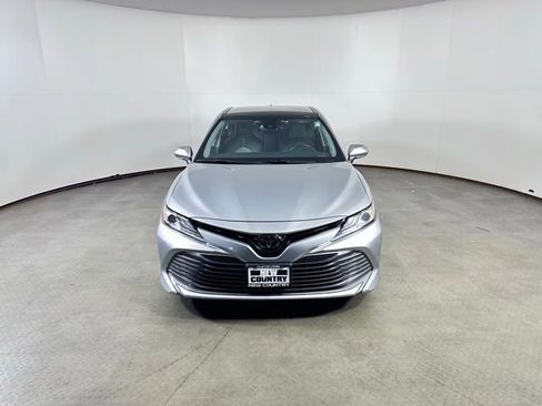 Used 2020 Toyota Camry XLE w/ Navigation Package FWD image 8