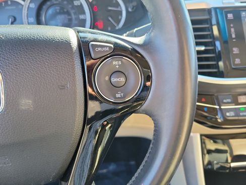 Used 2017 Honda Accord EX-L image 19