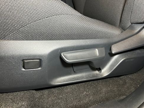 Used 2025 Toyota 4Runner SR5 AWD/4WD image 21