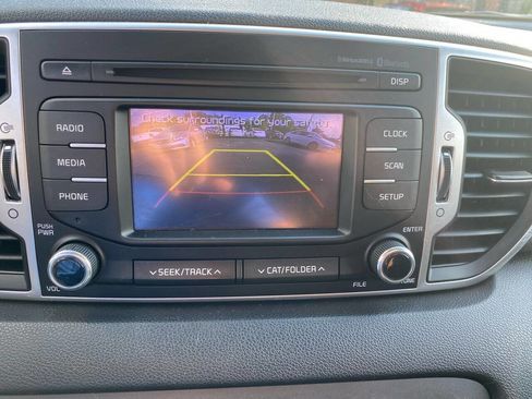 Used 2018 Kia Sportage LX image 12