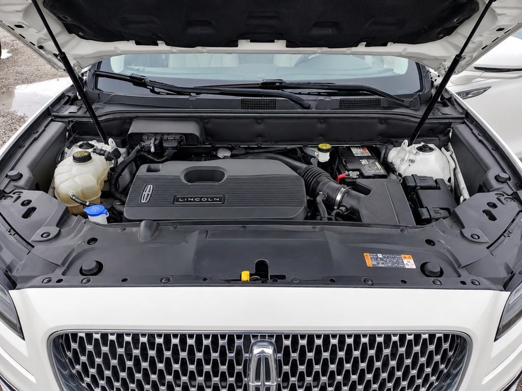 Used 2020 Lincoln Nautilus FWD image 11
