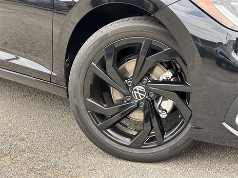 New 2026 Volkswagen Jetta SE image 2