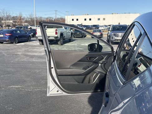 Certified 2025 Subaru Crosstrek 2.0i image 13