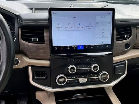 Used 2024 Ford Expedition Limited image 9