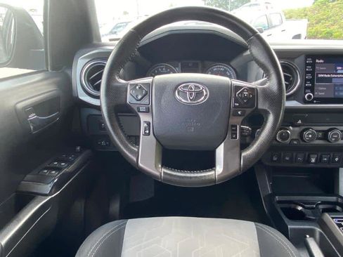 Used 2020 Toyota Tacoma TRD Sport w/ Technology Package image 8