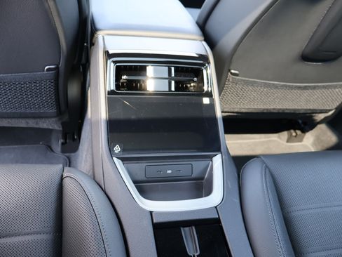 Used 2025 Porsche Panamera RWD image 20