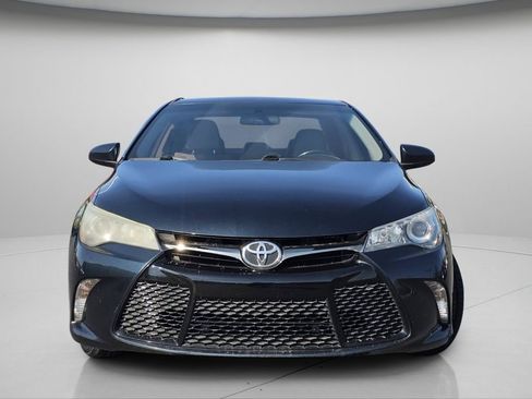 Used 2016 Toyota Camry SE FWD image 3