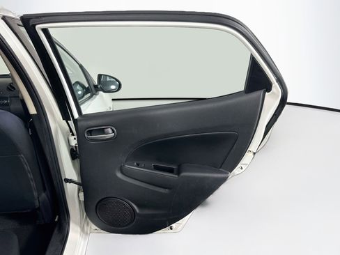 Used 2014 MAZDA MAZDA2 Sport FWD image 26
