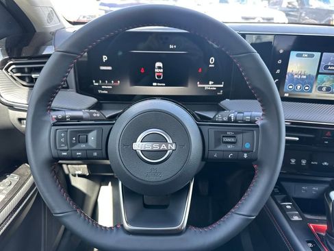 New 2025 Nissan Kicks SR image 17