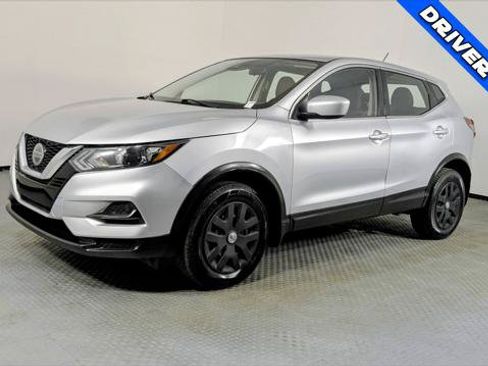 Used 2020 Nissan Rogue Sport S FWD image 2