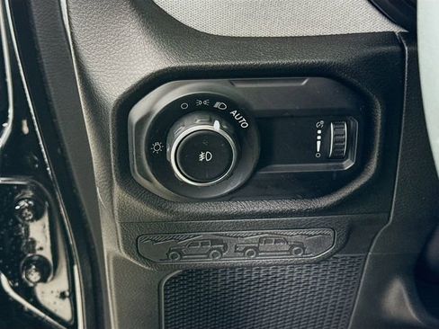Used 2024 Jeep Wrangler Willys image 10