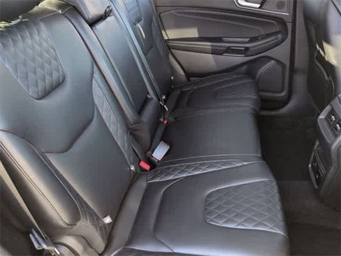 Used 2024 Ford Edge Titanium image 21