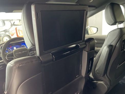 New 2026 Chrysler Pacifica Select image 20