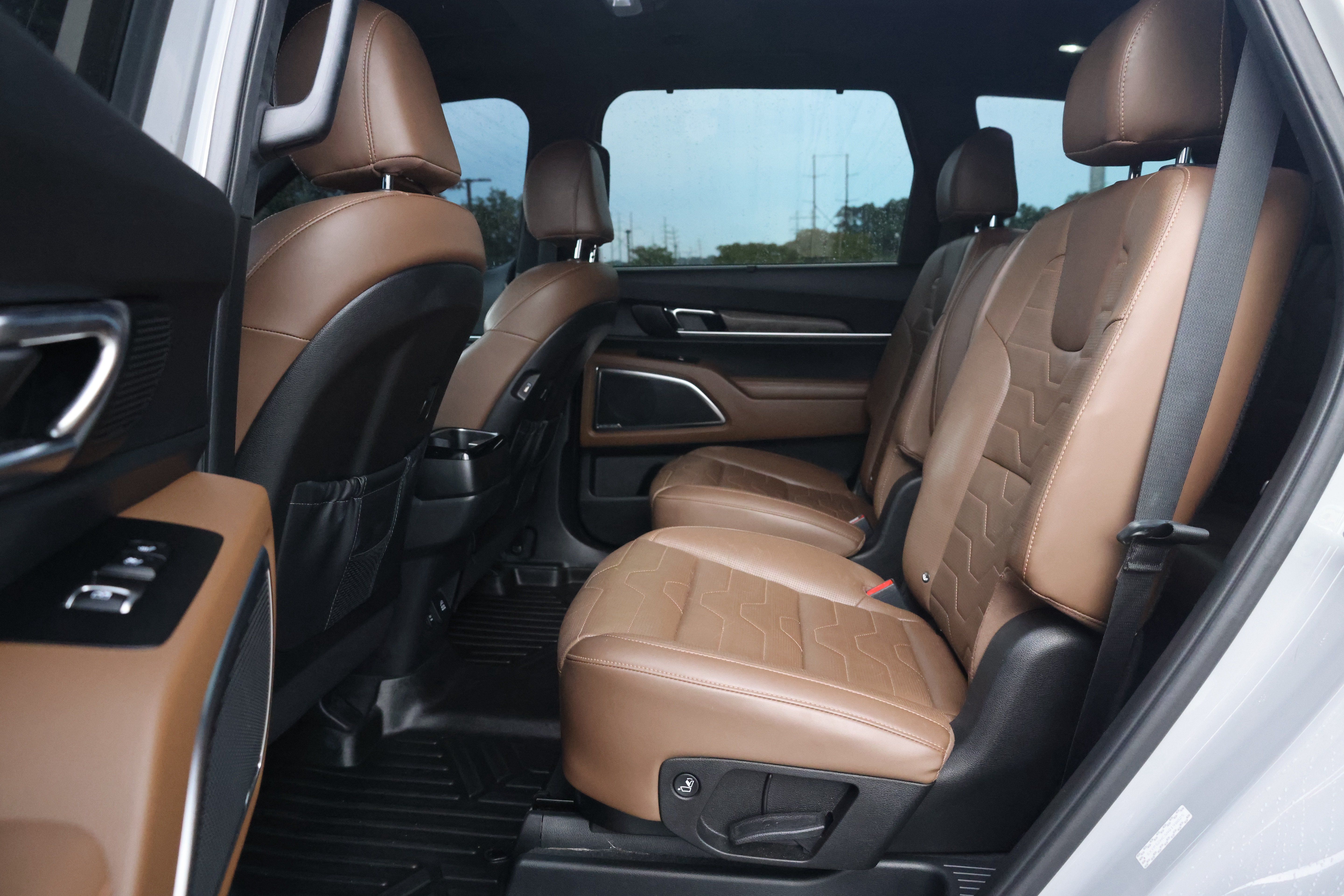 Used 2022 Kia Telluride SX w/ SX Prestige Package AWD/4WD image 16