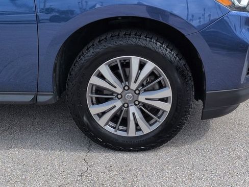 Used 2020 Nissan Pathfinder S AWD/4WD image 11
