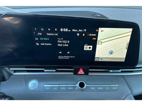 Used 2024 Hyundai Elantra SEL image 19