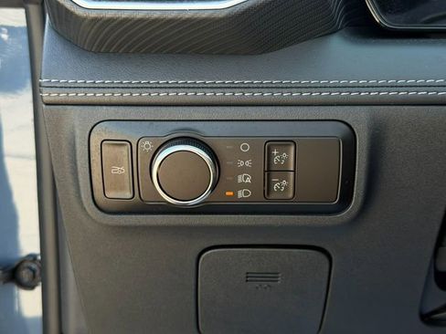 Used 2025 Ford Mustang Premium RWD image 39