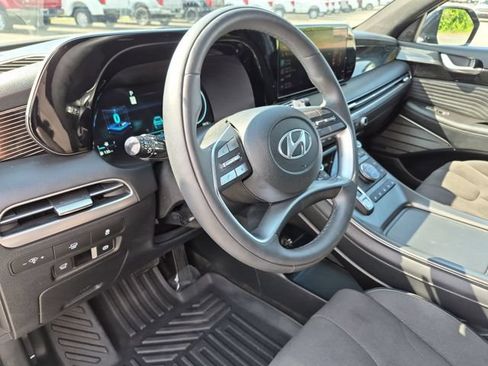 Used 2025 Hyundai Palisade Calligraphy AWD/4WD image 16
