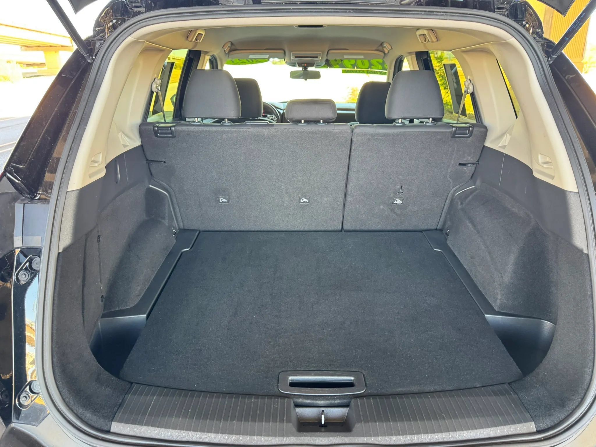 Used 2023 Nissan Rogue S FWD image 19
