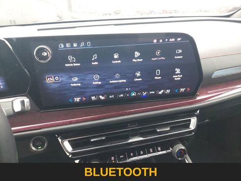 Used 2024 Chevrolet Traverse RS image 16