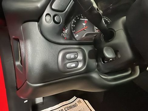 Used 2004 Chevrolet Corvette Coupe RWD image 18