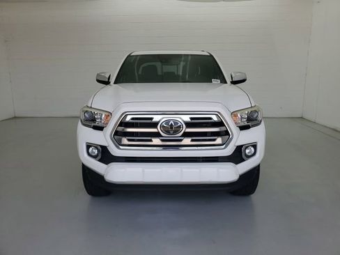 Used 2019 Toyota Tacoma Limited image 4