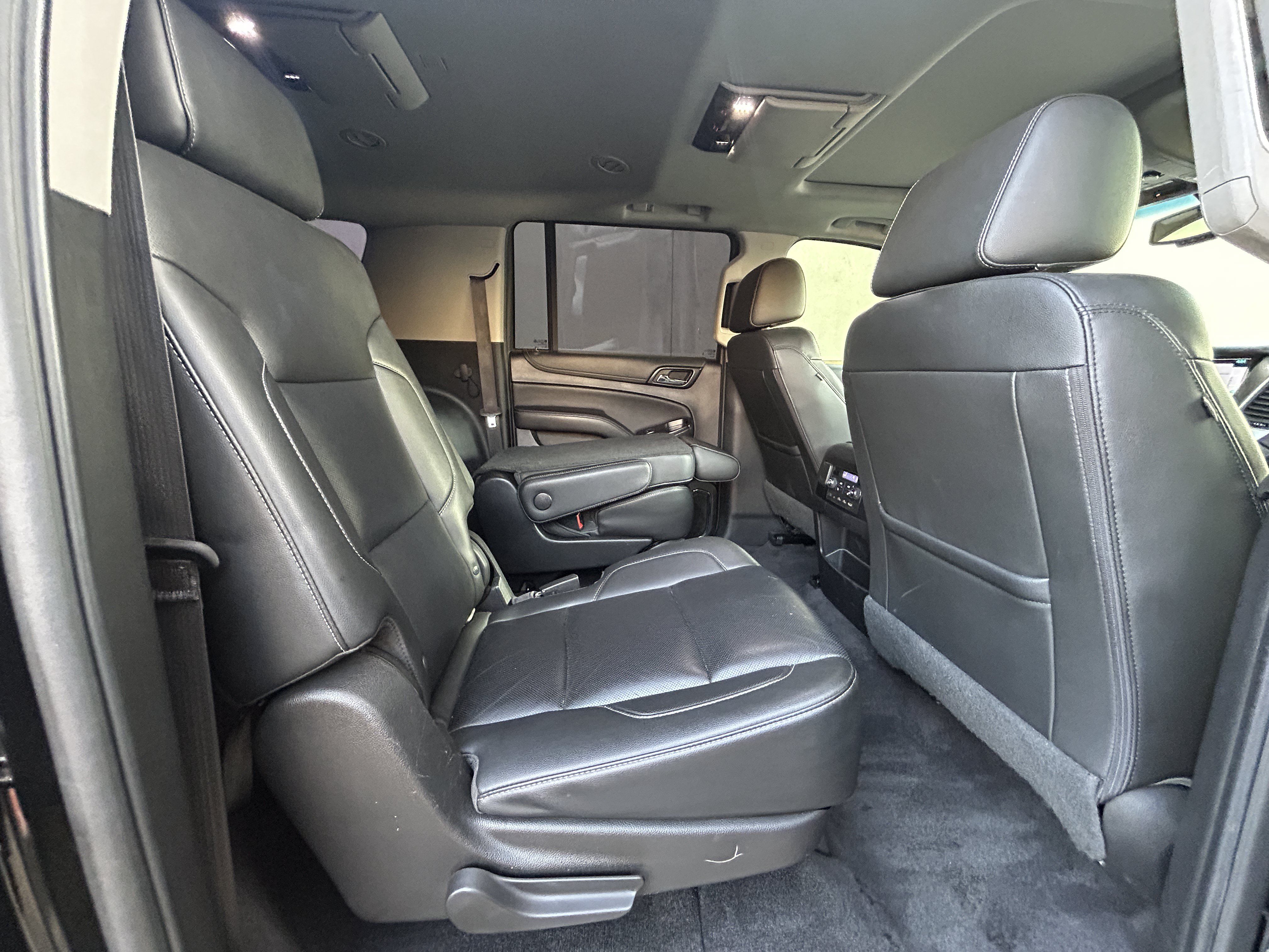 Used 2019 Chevrolet Suburban Premier AWD/4WD image 31