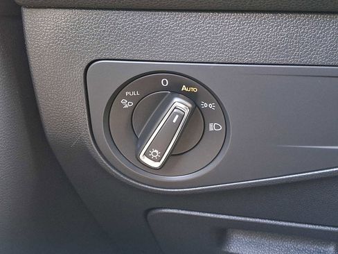 Certified 2023 Volkswagen Tiguan SEL R-Line image 21