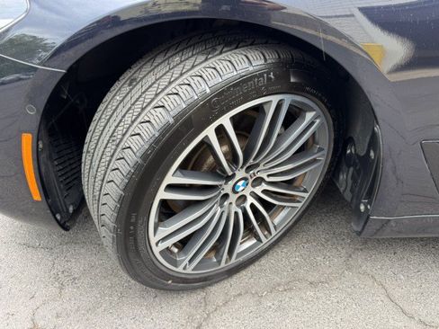 Used 2019 BMW 530i xDrive w/ M Sport Package AWD/4WD image 40