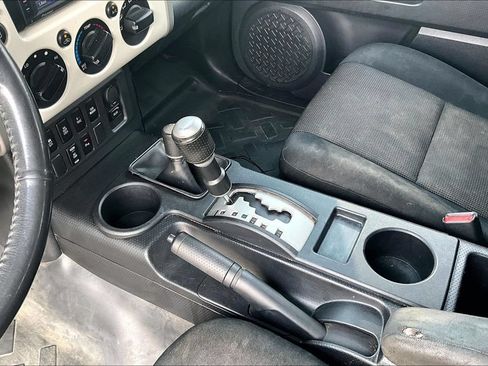 Used 2010 Toyota FJ Cruiser 4WD image 15