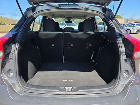 Used 2020 Nissan Kicks SV image 15