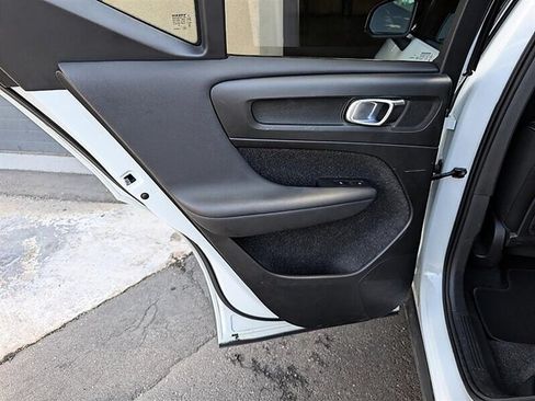 Used 2019 Volvo XC40 T5 R-Design AWD/4WD image 25