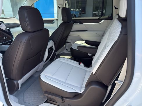 New 2026 GMC Acadia Denali w/ Super Cruise Package FWD image 14