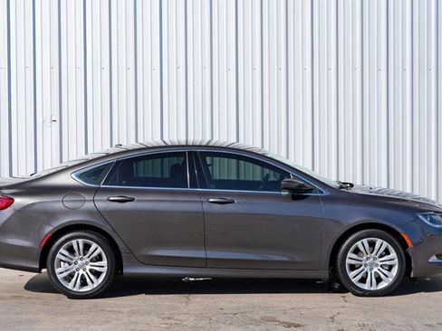 Used 2015 Chrysler 200 Limited w/ Convenience Group image 45