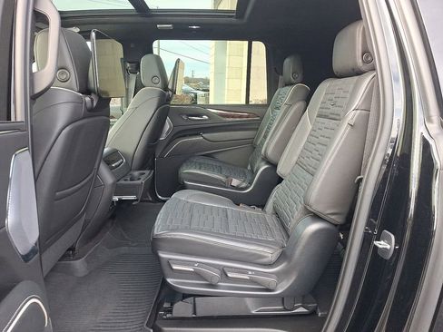 Used 2023 Cadillac Escalade ESV Sport Platinum w/ LPO, ONYX Package image 10