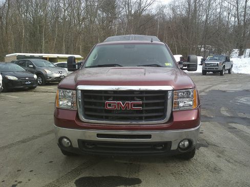 Used 2008 GMC Sierra 2500 SLE w/ Z71 Off-Road Package image 2