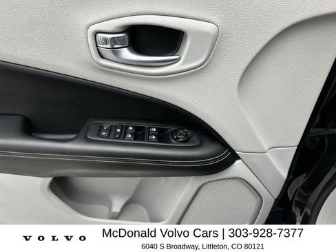 Used 2018 Jeep Compass Latitude w/ Safe & Security Group AWD/4WD image 13