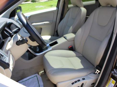Used 2015 Volvo XC60 T5 AWD/4WD image 11