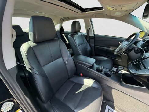 Used 2018 Toyota Avalon Limited image 17