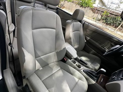 Used 2009 BMW 128i Convertible image 15