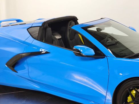 Used 2021 Chevrolet Corvette Stingray Preferred Cpe w/ Z51 Performance Package RWD image 15
