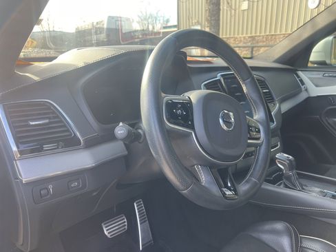 Used 2019 Volvo XC90 T5 R-Design w/ Advanced Package image 9