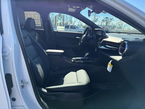 New 2026 Chevrolet Trax RS w/ Sunroof Package image 12