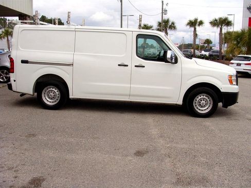 Used 2018 Nissan NV 2500 S image 2