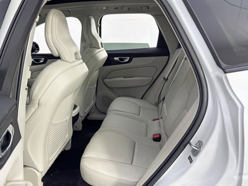 Used 2023 Volvo XC60 B5 Ultimate w/ Protection Package Premier image 42