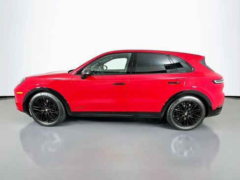 Used 2025 Porsche Cayenne GTS image 2
